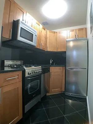 Rented by Francine Realty | media 8