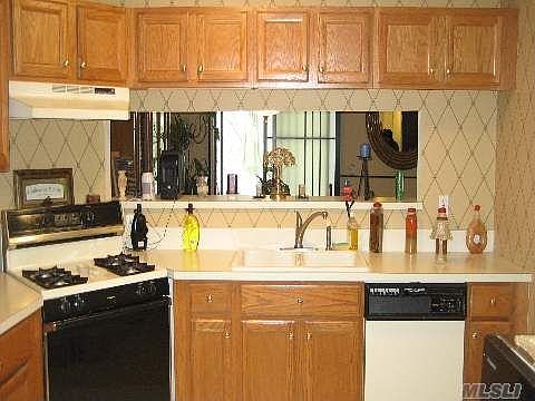 5th image of 54 Oakwood Ct