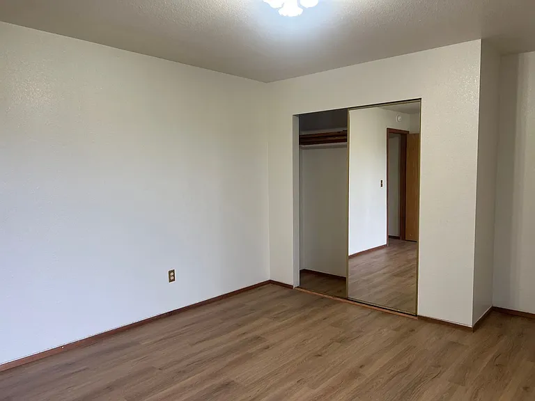 800 Crescent Way — Photo 3