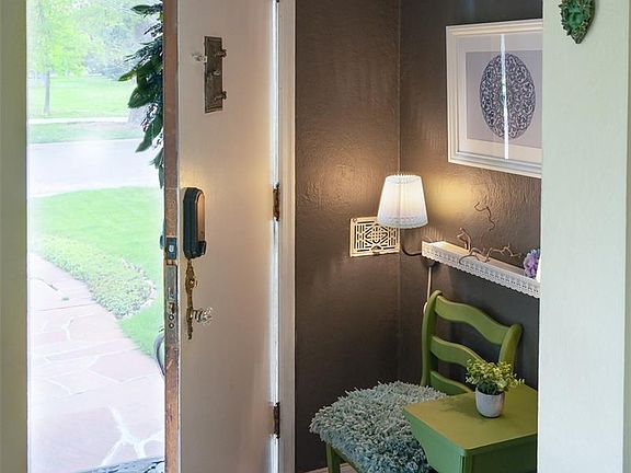 4th image of 1186 Dahlia Street