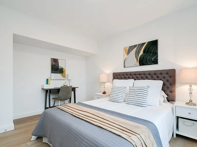 2707 Yonge St — Photo 6