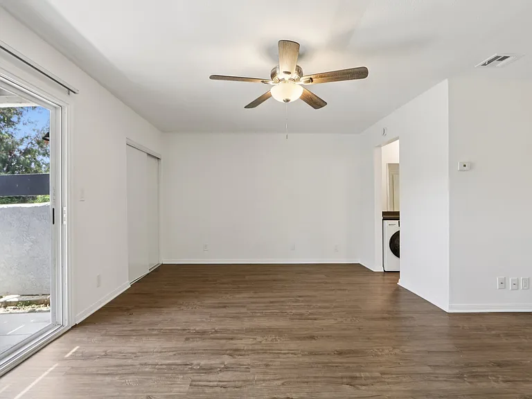 The Linden Apartments — Photo 14