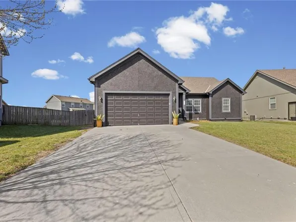 290 N Pecan St, Gardner, KS 66030