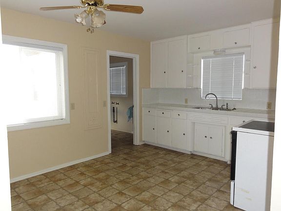 5th image of 3056 Sacramento St