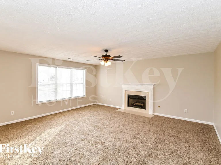 74 Mattie Ln — Photo 3