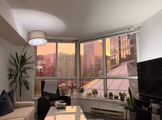 38 Elm St #413, Toronto, ON M5G2K5