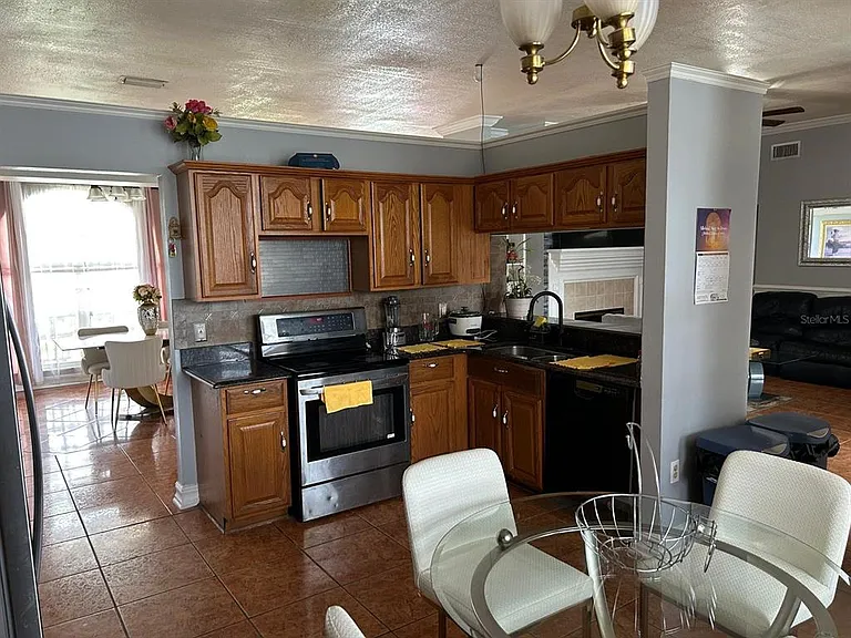 11942 Frieth Dr — Photo 9