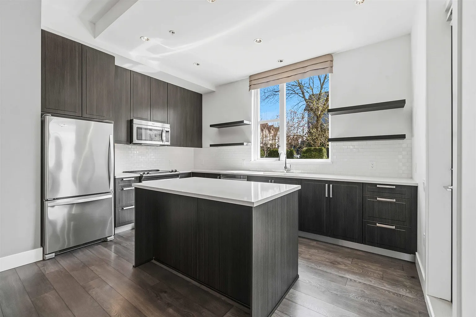 550 Seaborne Pl #109 photo 1