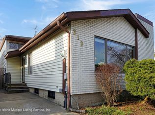 319 Green Valley Rd, Staten Island, NY 10312