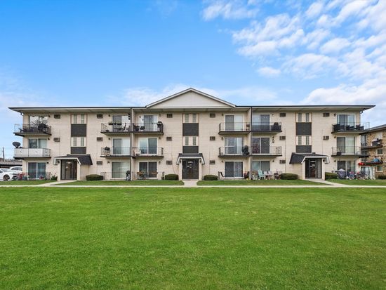 7102 W 107th St APT 3F, Worth, IL 60482