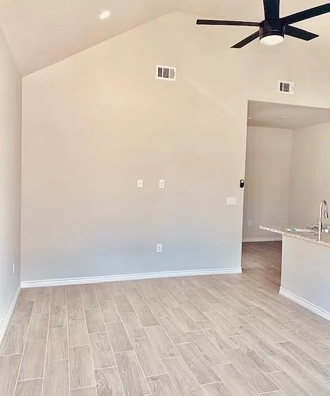 11907 Nelwood St — Photo 2