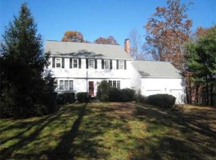 96 Blackstone St #B, Mendon, MA 01756