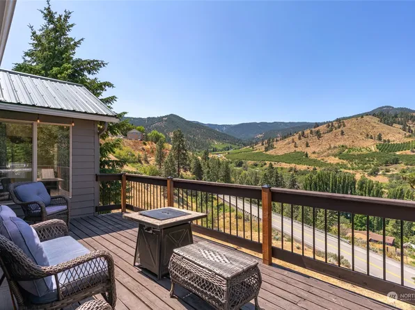 4626 Whispering Ridge Drive, Wenatchee, WA 98801