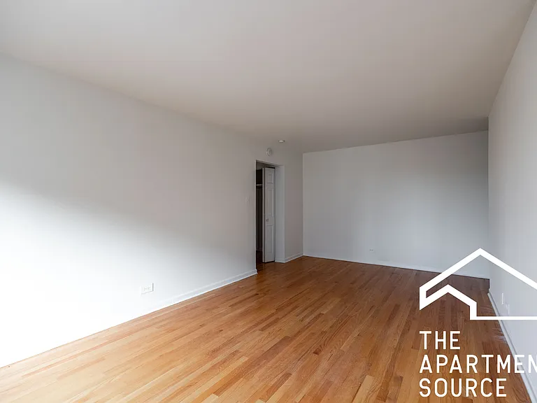 3706 N Pine Grove Ave #3 — Photo 6
