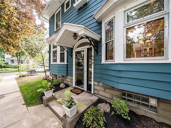 3rd image of 568 Harvard St