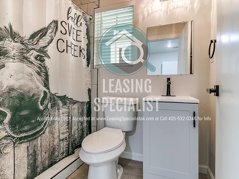 303 E Frank St — Photo 40