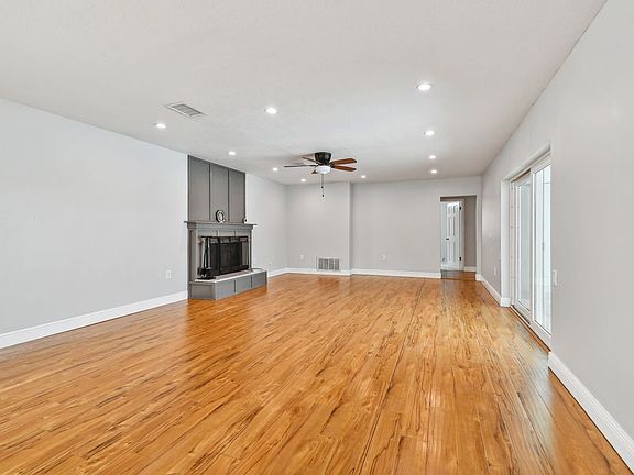 2nd image of 1302 Brandonwood Dr