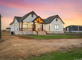 74 La Paz Rd, Lytle, TX 78052