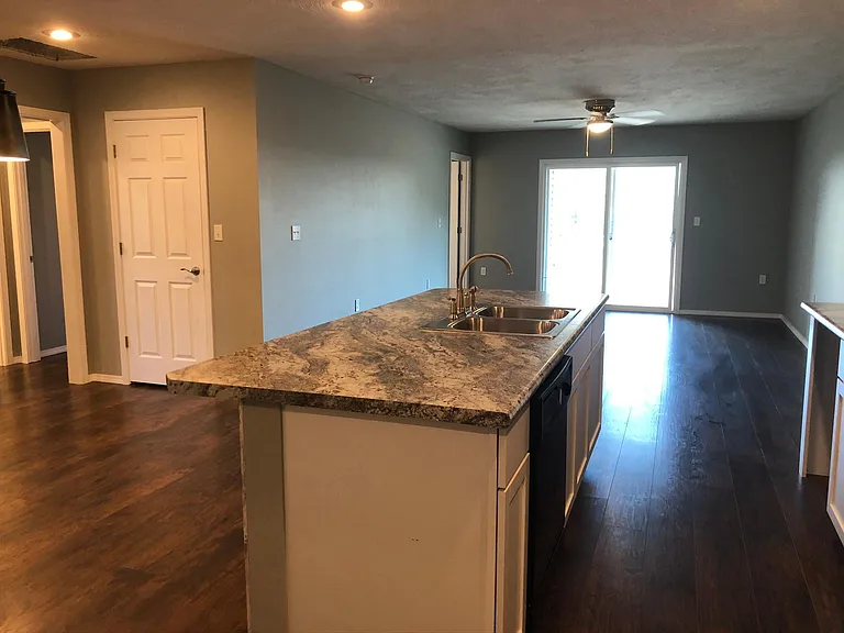 743 Olive St #B — Photo 14