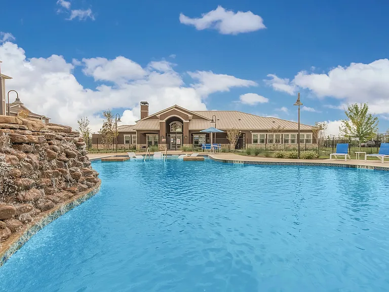 Vantage at Hutto Pool