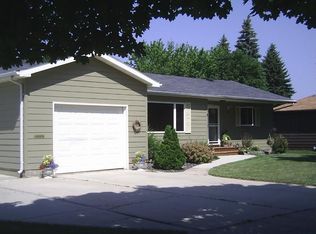 912 5th Ave SW, Pipestone, MN 56164