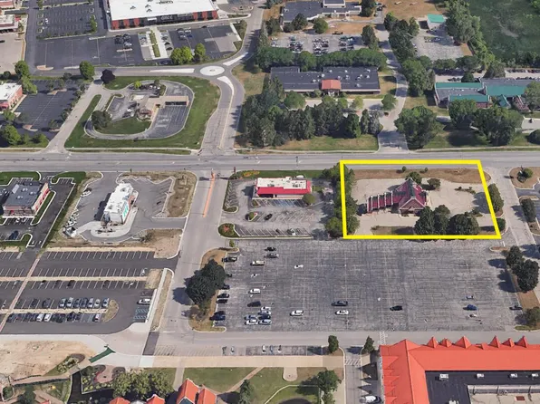 12274 James St, Holland, MI 49423