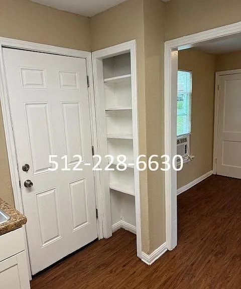704 Stetson Ave — Photo 9