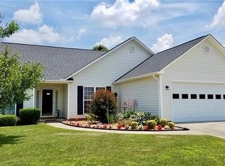 121 Misty Valley Rd, Fletcher, NC 28732