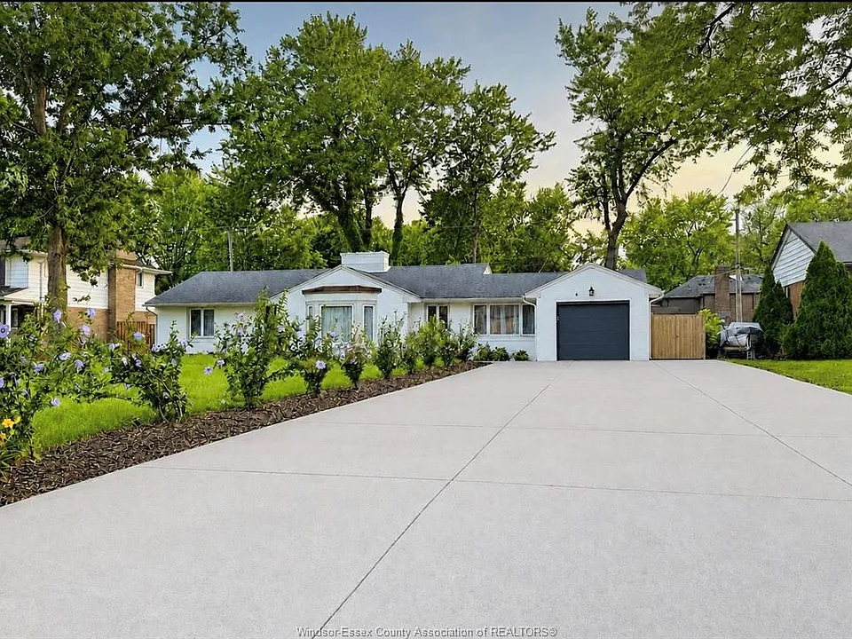 3549 Ouellette Ave