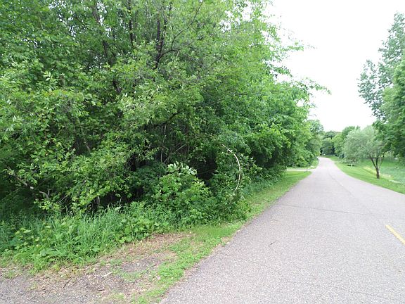 2nd image of Forest Hill Ln