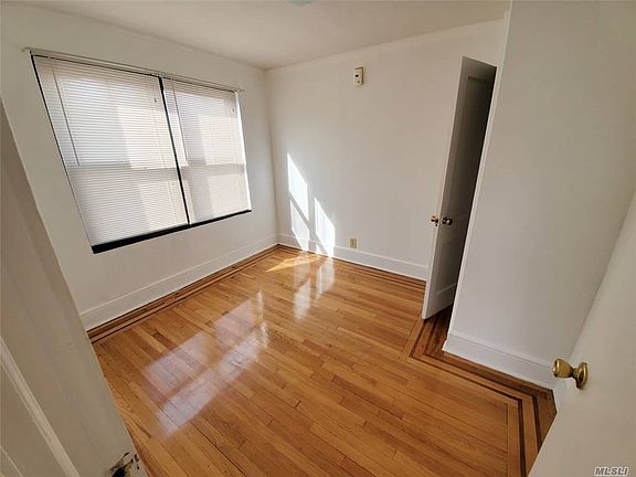 5th image of 246 Mineola Blvd APT 2