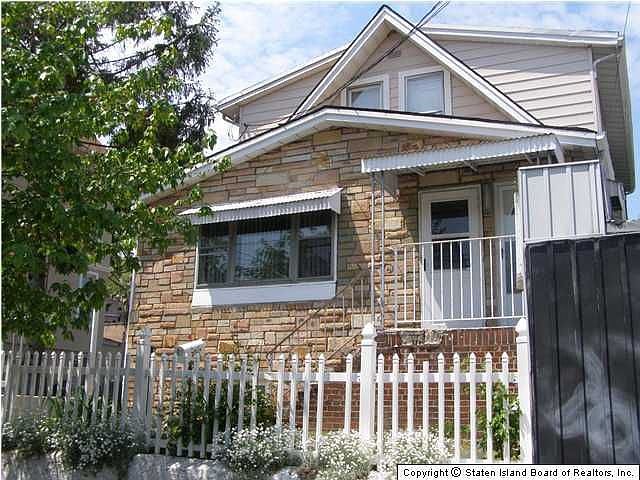 1st image of 11 Townsend Ave