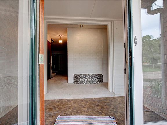 2nd image of 3001 N Dogwood Dr