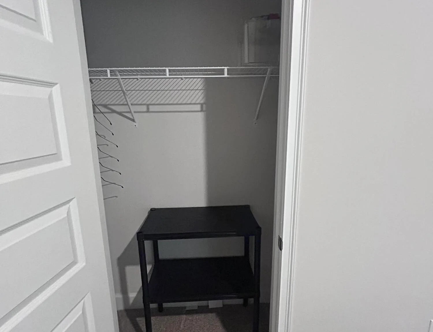 2 bed, 1.0 bath, 1820 sqft, $1,200 — Photo 4