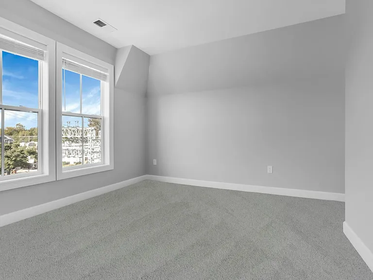 31 W Waterloo St #E — Photo 6