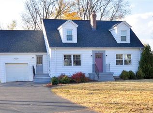 917 E St N, Suffield, CT 06078