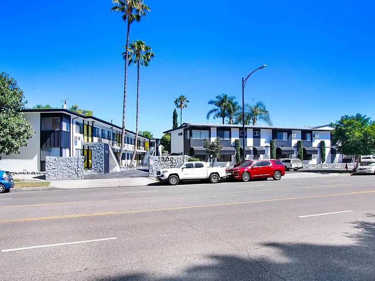 1300 W Olive Ave #C-B — Photo 9