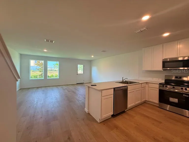 2428 Bevel Ln — Photo 2