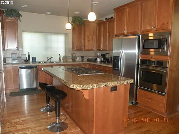 3rd image of 1366 SE 68th Ave