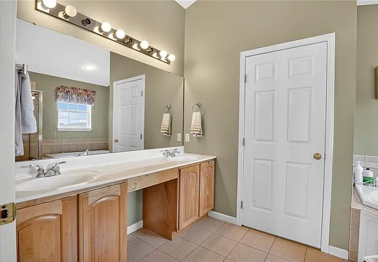 1403 N Shevlin Ct — Photo 13