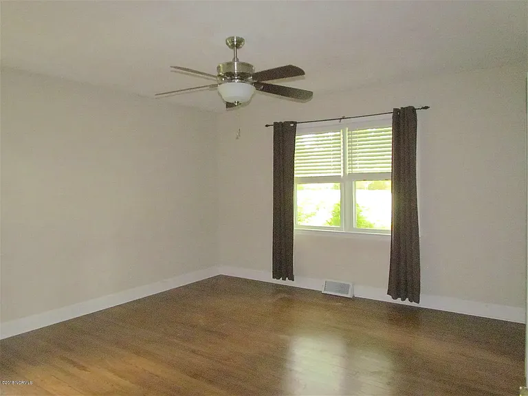 2000 Forest Hill Dr — Photo 4