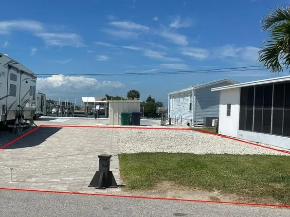 29 Montego Dr, Palmetto, FL 34221