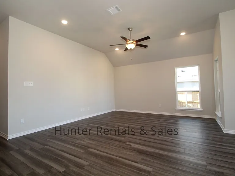 1902 Bayou Wood Ln — Photo 5