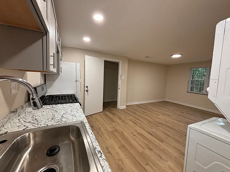 4825 Butler St #1 — Photo 4