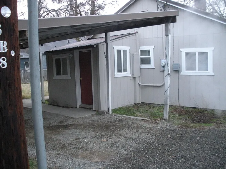 W 13th Ave — Photo 5