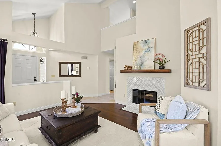 3 bed, 3.0 bath, 1634 sqft, $4,500 — Photo 4