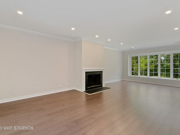 3rd image of 1406 Orleans Cir