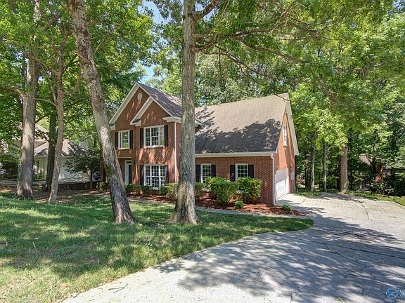 3rd image of 2961 Hampton Cove Way SE