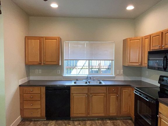 3rd image of 1529 Lincoln St #101