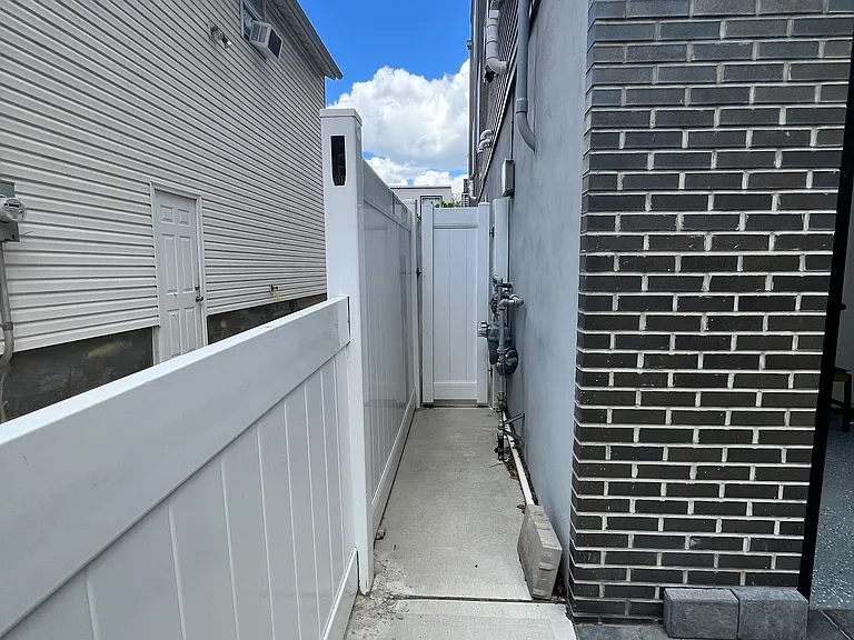 46 Yale Ave #1 — Photo 22